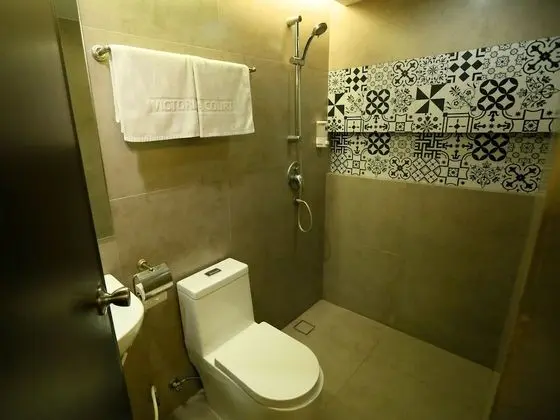 Standard Oda, 1 Büyük (Queen) Boy Yatak (No Garage)