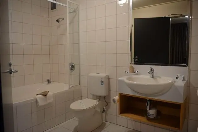 Apart Daire, 2 Yatak Odası (1 Queen and 2 Single beds)