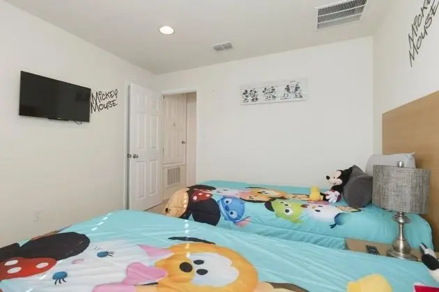 Ev