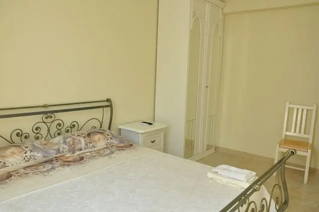 Basic Tek Büyük Yataklı Oda