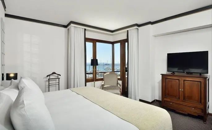 Suite Red Level Sea View and Cathedral