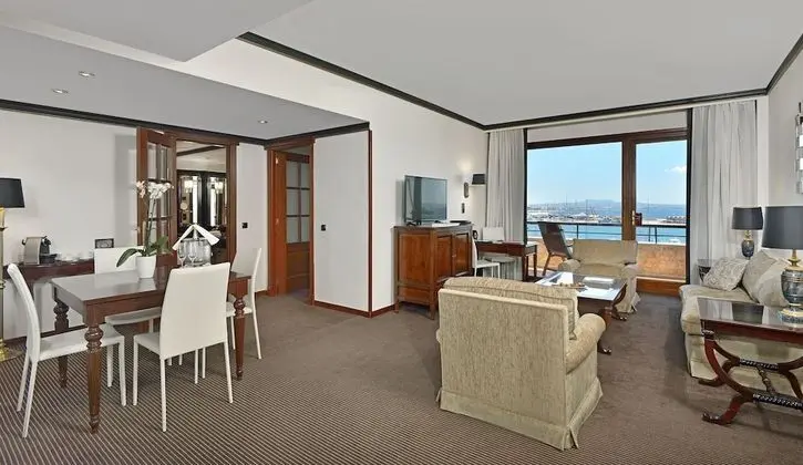 Suite Red Level Sea View and Cathedral