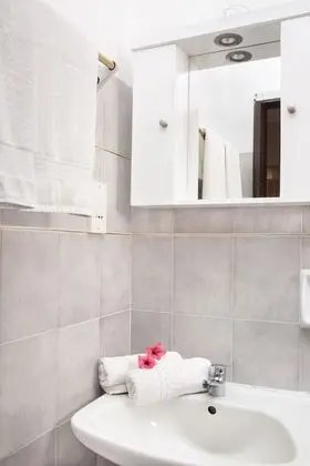 Tek Büyük veya İki Ayrı Yataklı Oda, Deniz Manzaralı