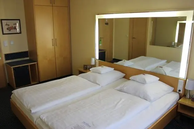 Comfort Tek Büyük Yataklı Oda