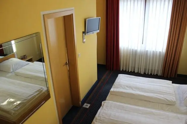 Comfort Tek Büyük Yataklı Oda
