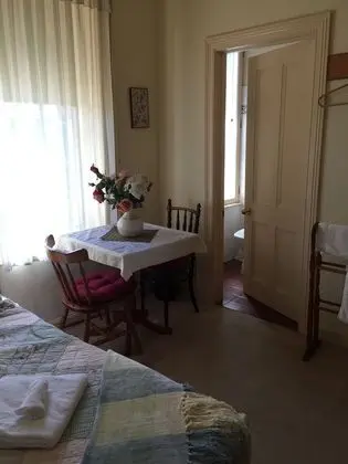 Üç Kişilik Oda