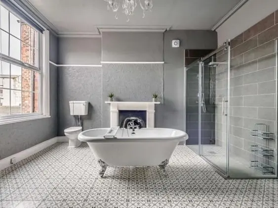 Deluxe Ev, Özel Banyo