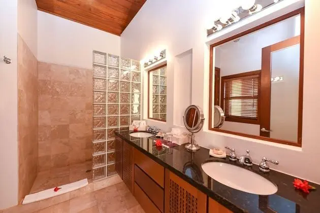 1 Bedroom Infinity Suite
