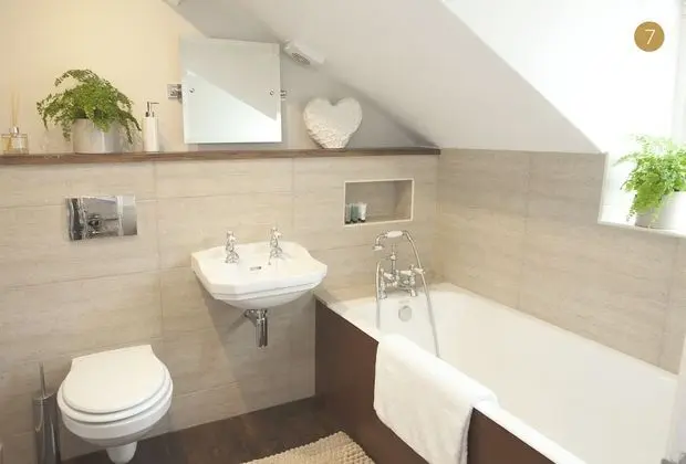 Comfort twin with private external bathroom (Room 7)