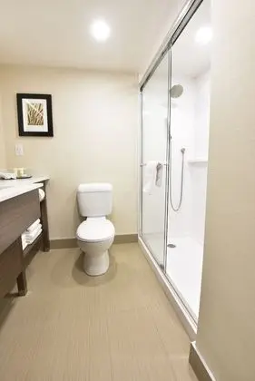 Corporate Floor - Business Queen Room