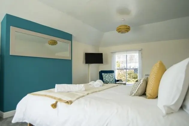 Luxury Tek Büyük Yataklı Oda, Banyolu/Duşlu, Deniz Manzaralı (Sea View)