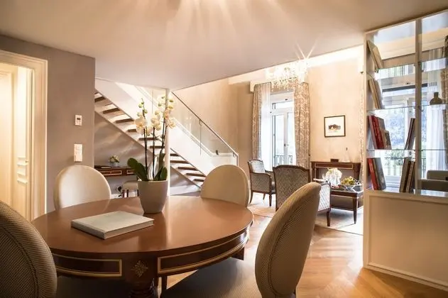Deluxe Duplex Suite