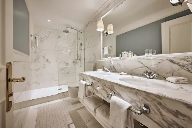 Deluxe Duplex Suite