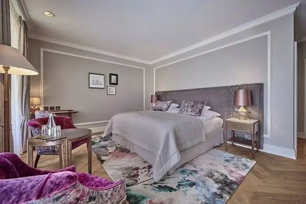 Deluxe Tek Büyük Yataklı Oda