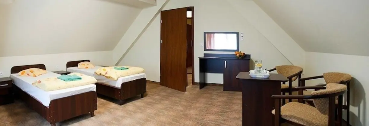 Standard Üç Kişilik Oda, Bahçe Manzaralı