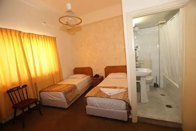 Standard Tek Büyük veya İki Ayrı Yataklı Oda