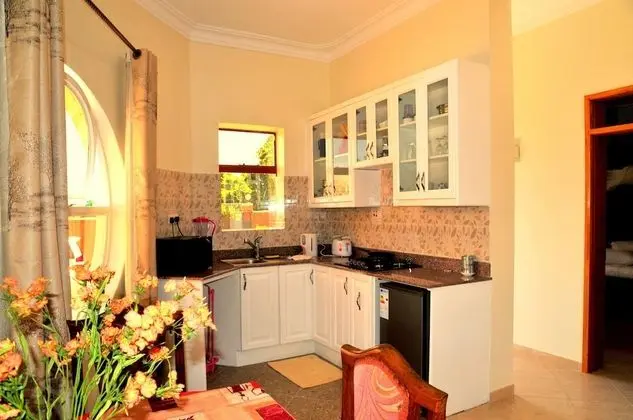 The rounded guest house and Safari