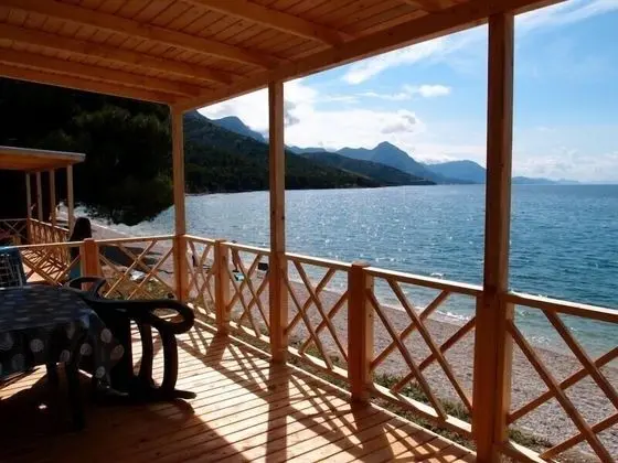 Karavan, 2 Banyolu (Terrace)