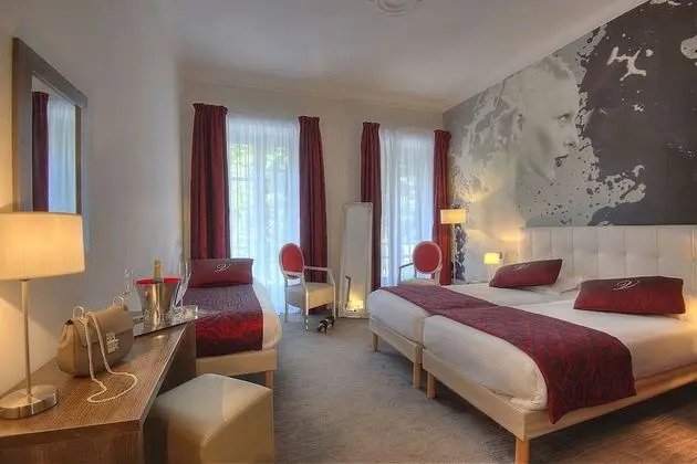 Üç Kişilik Oda, Şehir Manzaralı