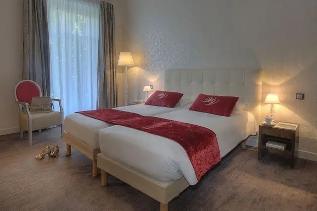 Üç Kişilik Oda, Şehir Manzaralı