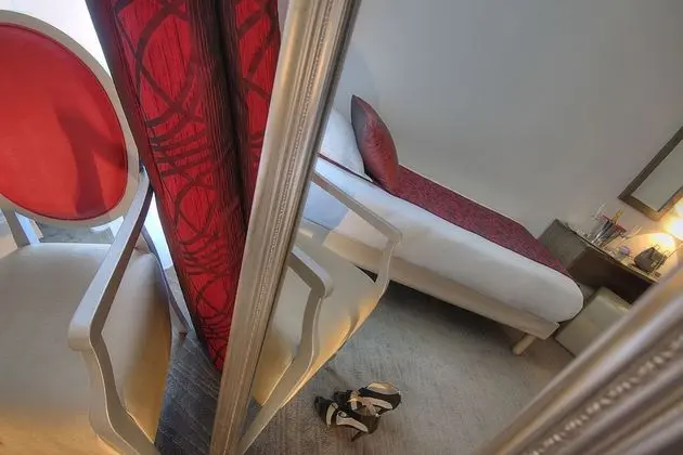 Üç Kişilik Oda, Şehir Manzaralı