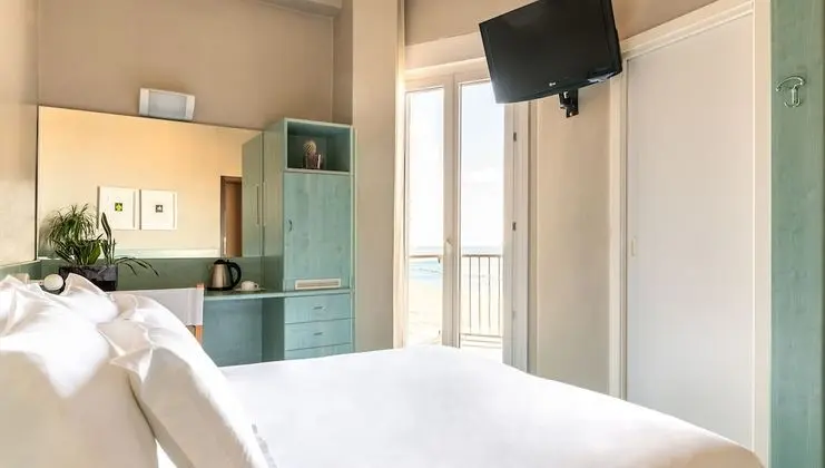 Standard Tek Büyük veya İki Ayrı Yataklı Oda, Deniz Manzaralı