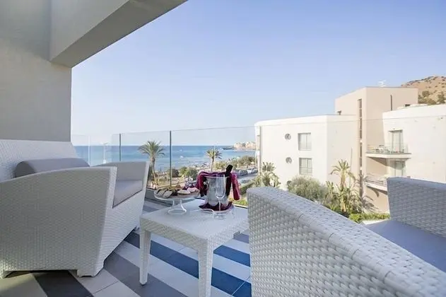 Superior Tek Büyük veya İki Ayrı Yataklı Oda, Deniz Manzaralı