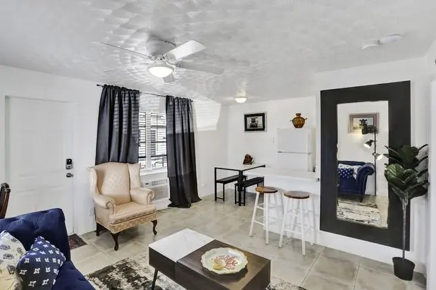 Apart Daire, 1 Yatak Odası, Avlu Manzaralı, Avlu