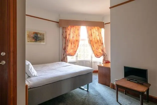 Standard Tek Büyük veya İki Ayrı Yataklı Oda, Şehir Manzaralı