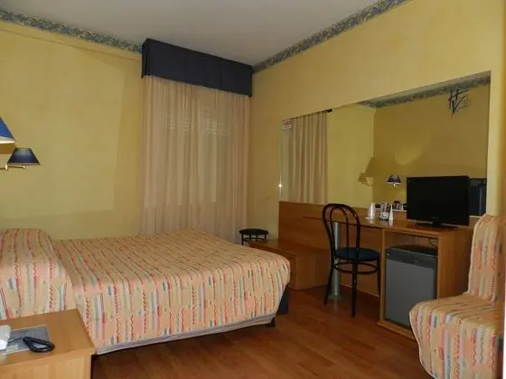 Tek Büyük veya İki Ayrı Yataklı Oda