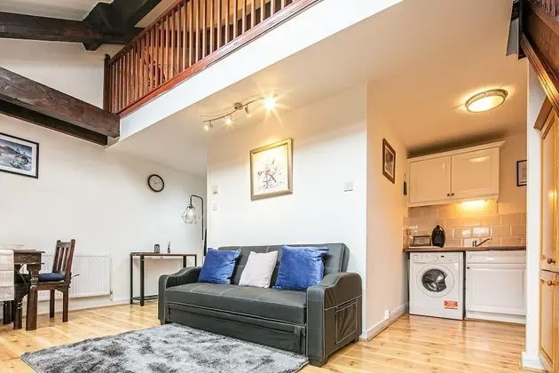 Standard Apart Daire, Şehir Manzaralı