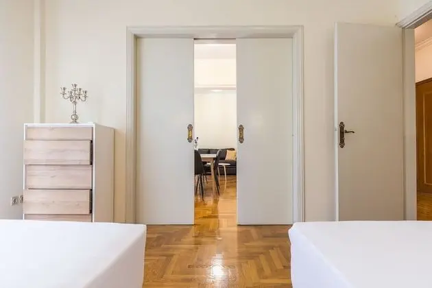 Apart Daire (Victoria Queens Paradise near Metro)