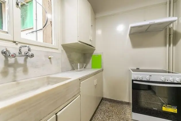 Apart Daire (Victoria Queens Paradise near Metro)