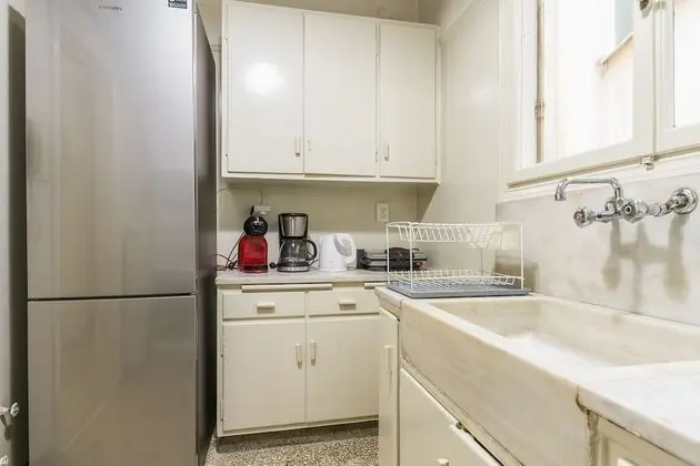 Apart Daire (Victoria Queens Paradise near Metro)