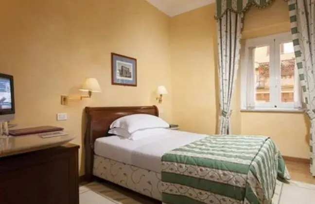 Classic Tek Büyük veya İki Ayrı Yataklı Oda