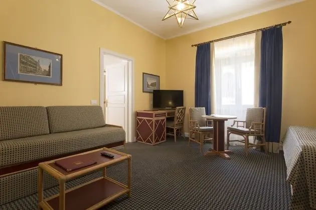 Classic Tek Büyük veya İki Ayrı Yataklı Oda