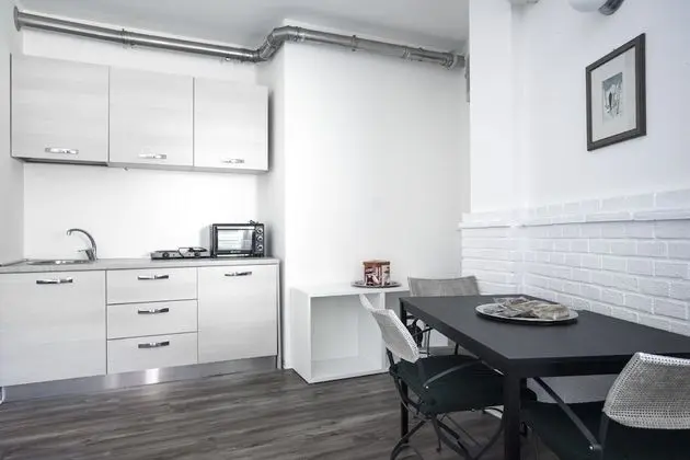 Apart Daire, 1 Yatak Odası, Küçük Mutfak, Bahçe Manzaralı