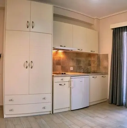 Basic Stüdyo, 2 Tek Kişilik Yatak, Mutfak, Avlu Manzaralı