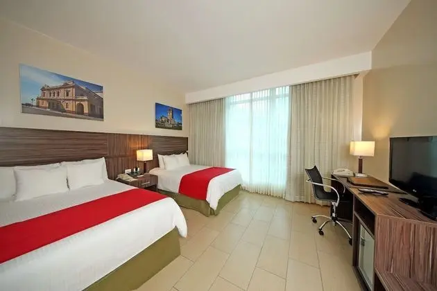 Deluxe Tek Büyük Yataklı Oda, 2 Çift Kişilik Yatak