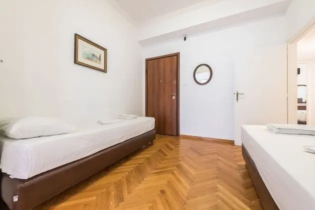 Apart Daire (Victoria Sun above Metro)