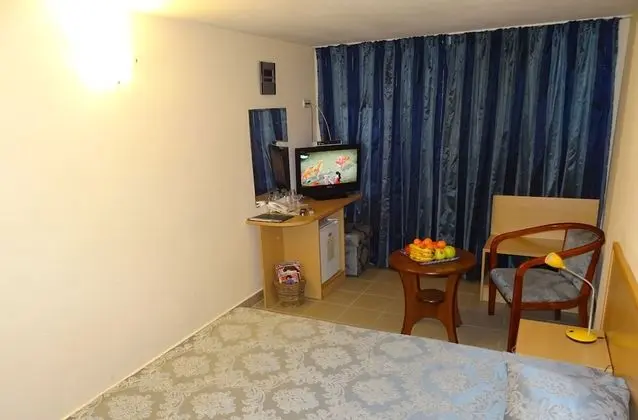 Ground floor Room (With Window)