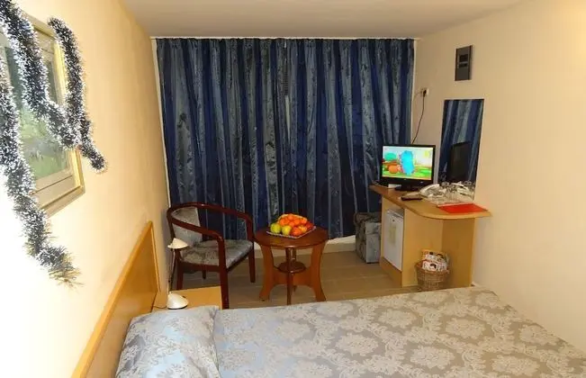 Ground floor Room (With Window)