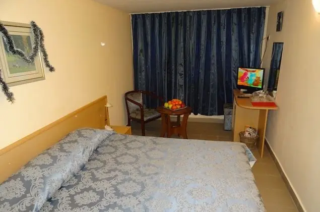 Ground floor Room (With Window)