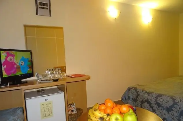Ground floor Room (With Window)