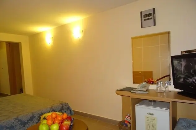 Ground floor Room (With Window)