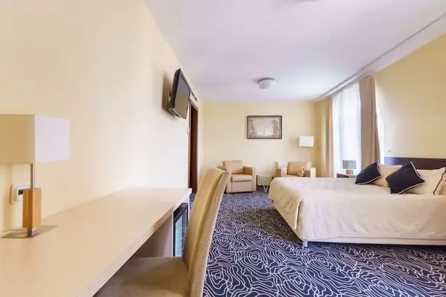 Junior Süit, 1 Çift Kişilik Yatak