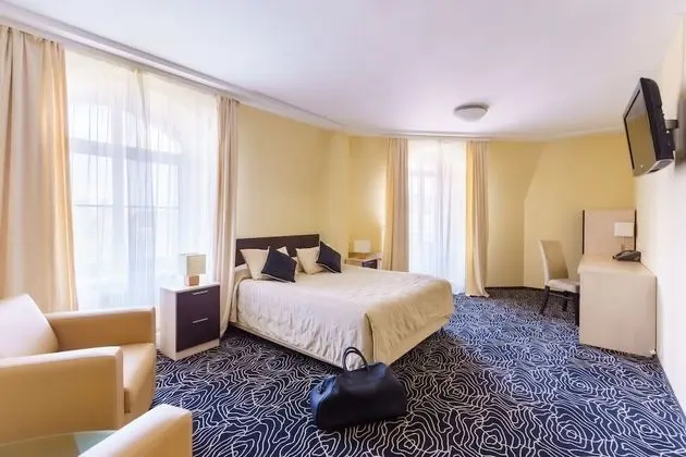 Junior Süit, 1 Çift Kişilik Yatak