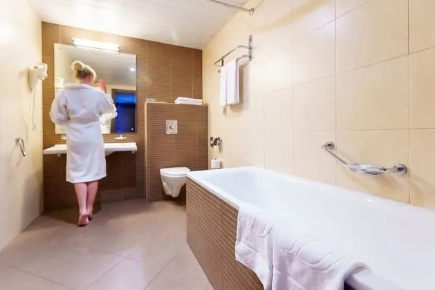 Junior Süit, 1 Çift Kişilik Yatak