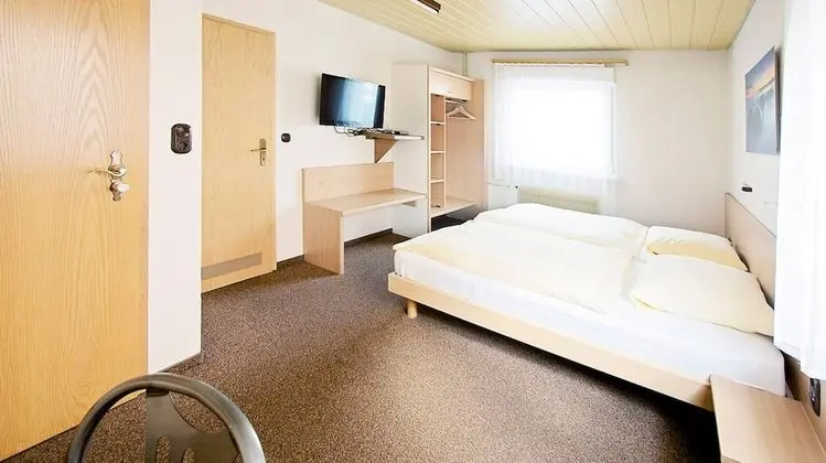 Comfort Tek Büyük Yataklı Oda