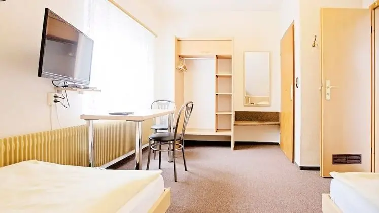 Comfort Tek Büyük Yataklı Oda